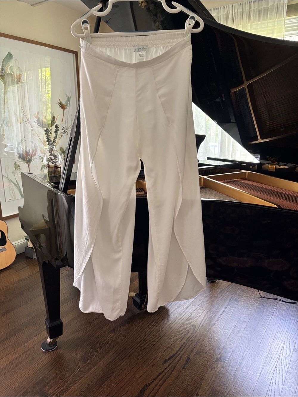 Juniper Blu Women's White Draped Pants size medium